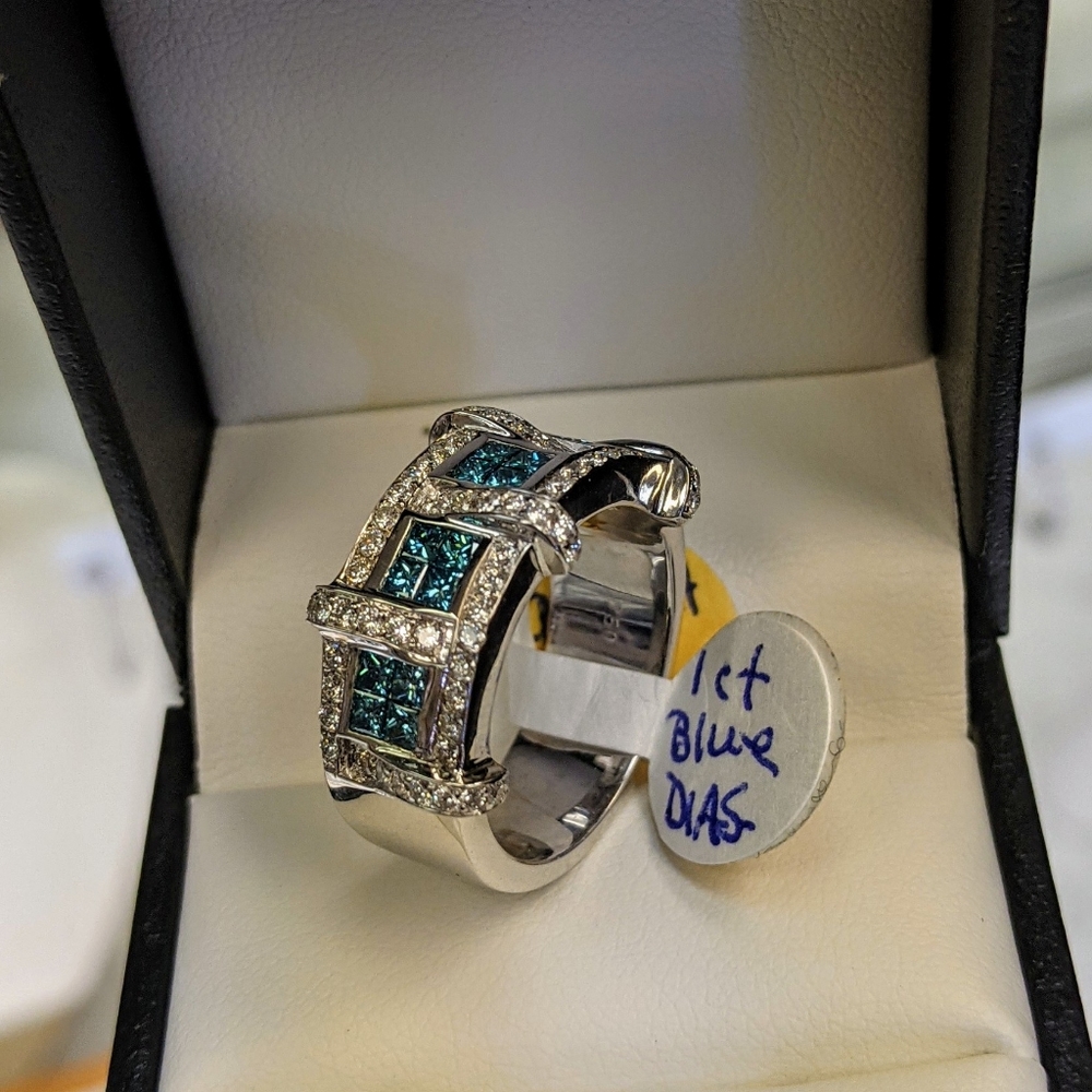 18k blue & white diamond ring - Picture 5 of 12